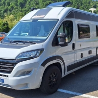 Miniature Fourgon  Challenger V114 Road Edition VIP