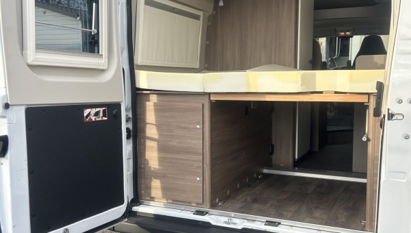 Fourgon CARADO CV 600 ( GROUPE HYMER )