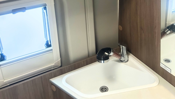 Fourgon CARADO CV 600 ( GROUPE HYMER )