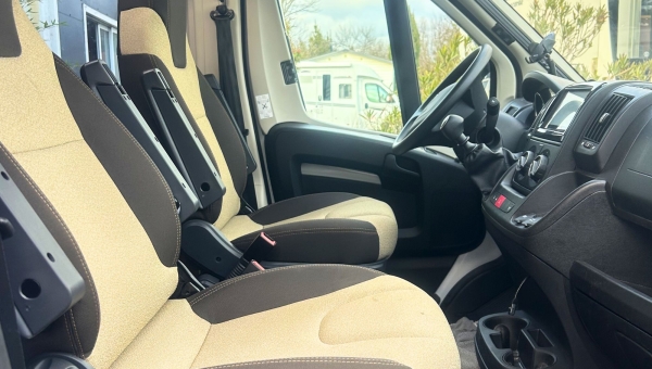 Fourgon CARADO CV 600 ( GROUPE HYMER )